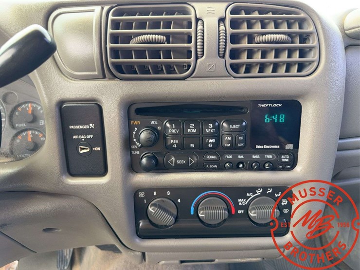 2000-chevrolet-s10-image-22