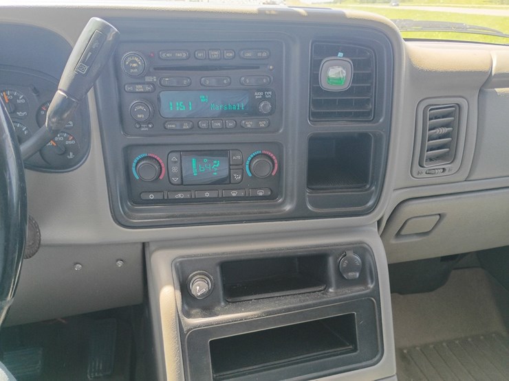 2005-gmc-sierra-2500-image-43
