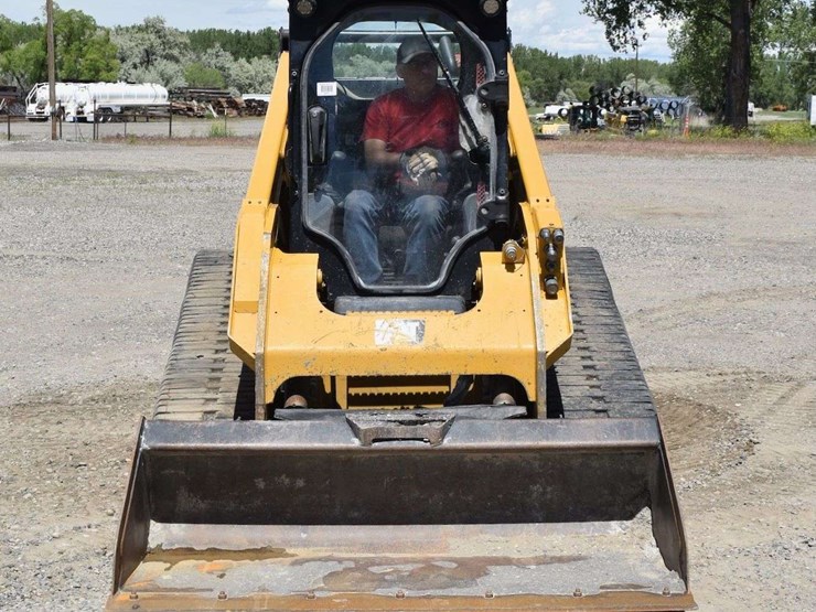 2018-caterpillar-d2-image-17