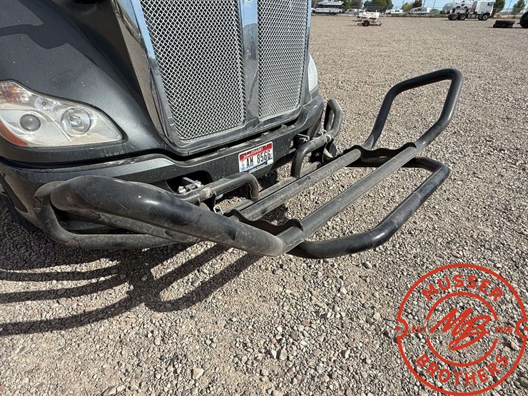 2020-kenworth-t680-image-16