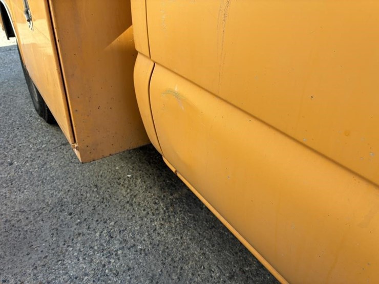 2001-chevrolet-3500-image-7