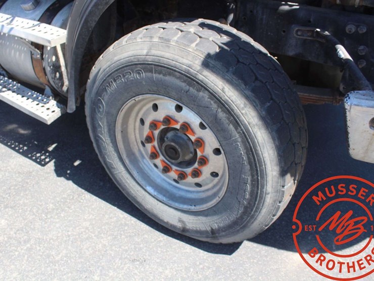 2006-sterling-l9500-image-20