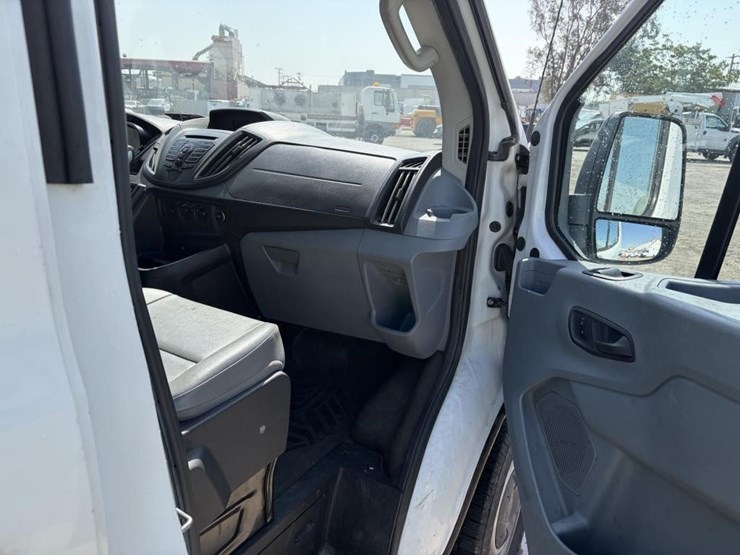 2017-ford-transit-image-10