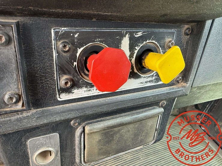 1995-kenworth-t800-image-33