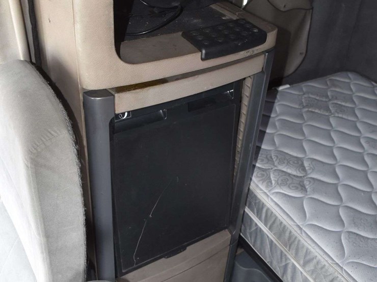 2017-freightliner-cascadia-125-image-49