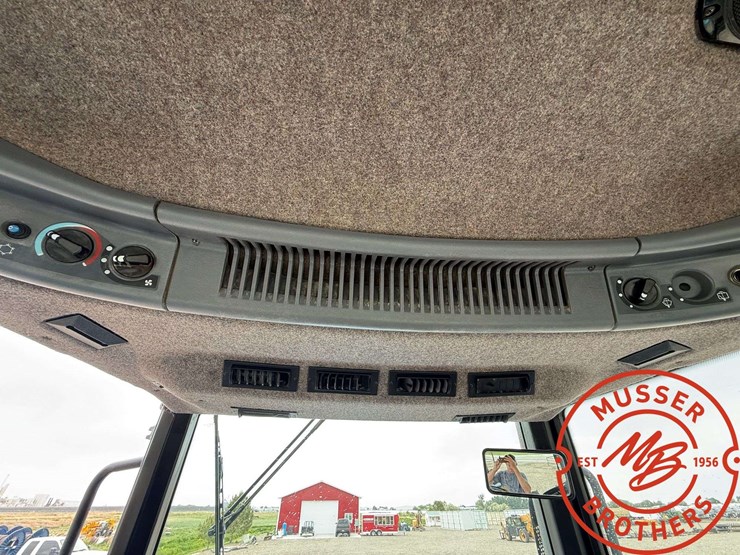new-holland-8670-image-29