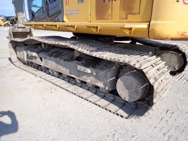 2009-deere-270d-lc-image-45