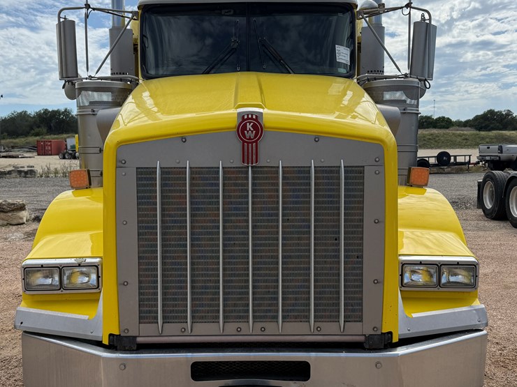 2016-kenworth-t800-image-2