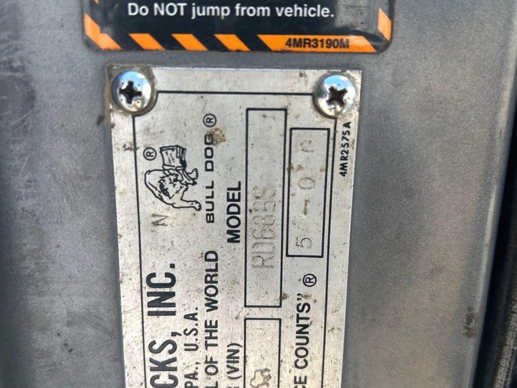 2001-mack-rd688s-image-39
