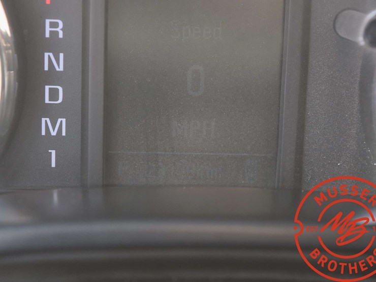 2015-chevrolet-3500-image-39