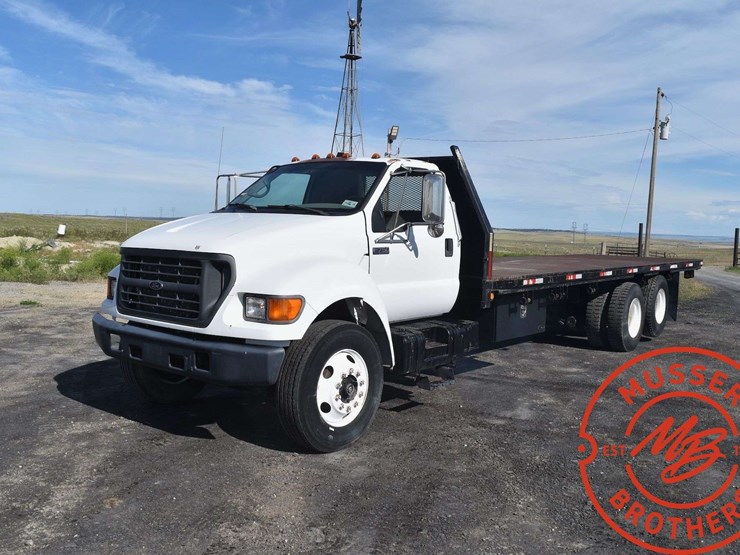 2002-ford-f750-image-1