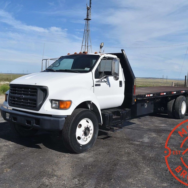 2002 FORD F750