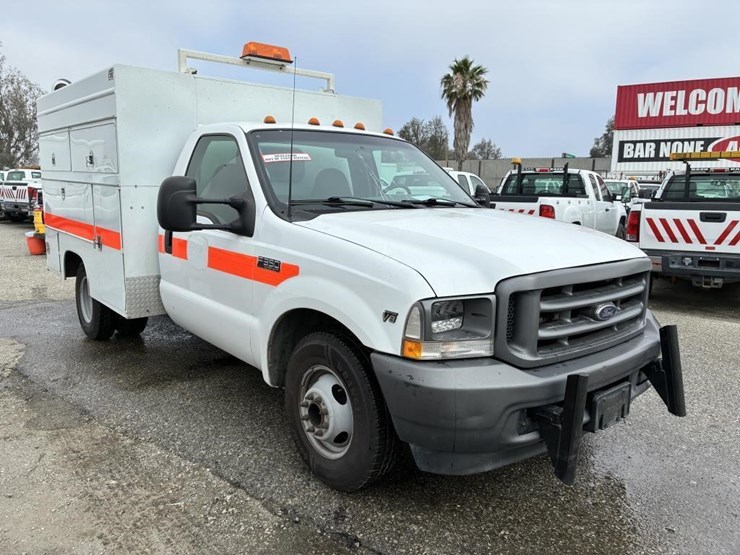 2002-ford-f350-xlt-image-2