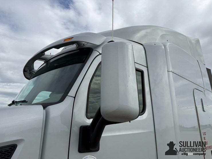 2015-peterbilt-579-image-15