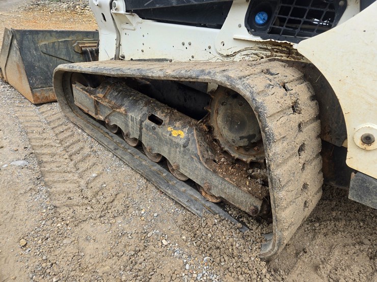 2023-bobcat-t770-image-41