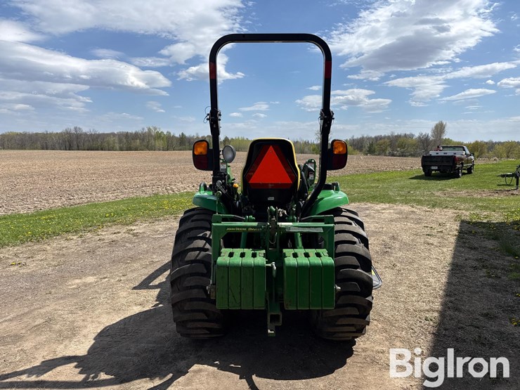 2015-john-deere-3046r-image-6