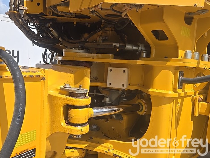 2023-deere-260e-image-22