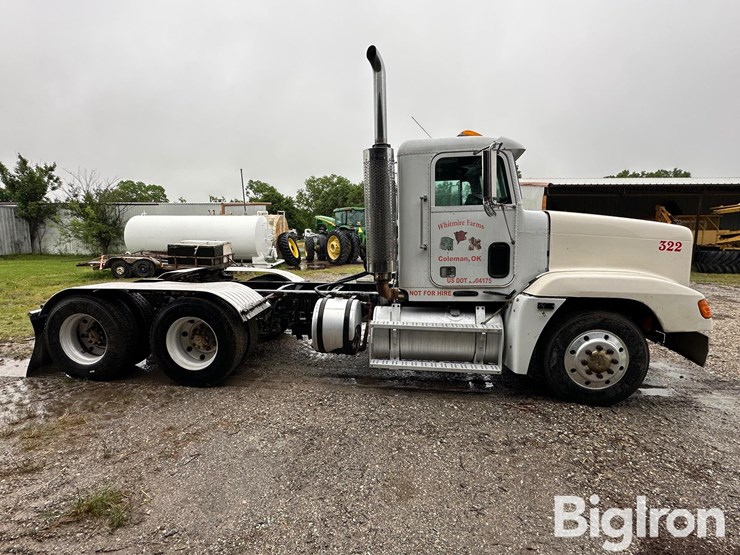 1997-freightliner-fld120-image-4