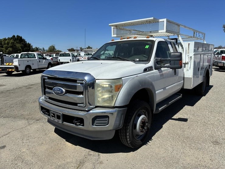 2011-ford-f550-image-1