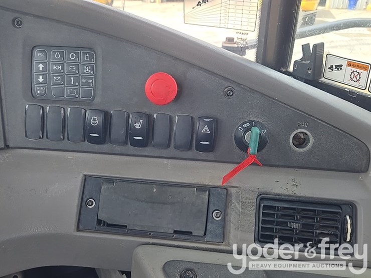 2020-volvo-a25g-image-51