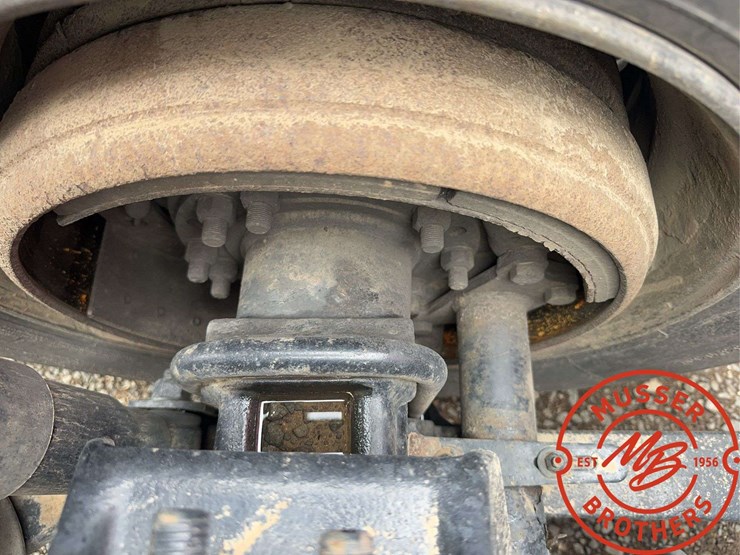 2013-freightliner-cascadia-125-image-44