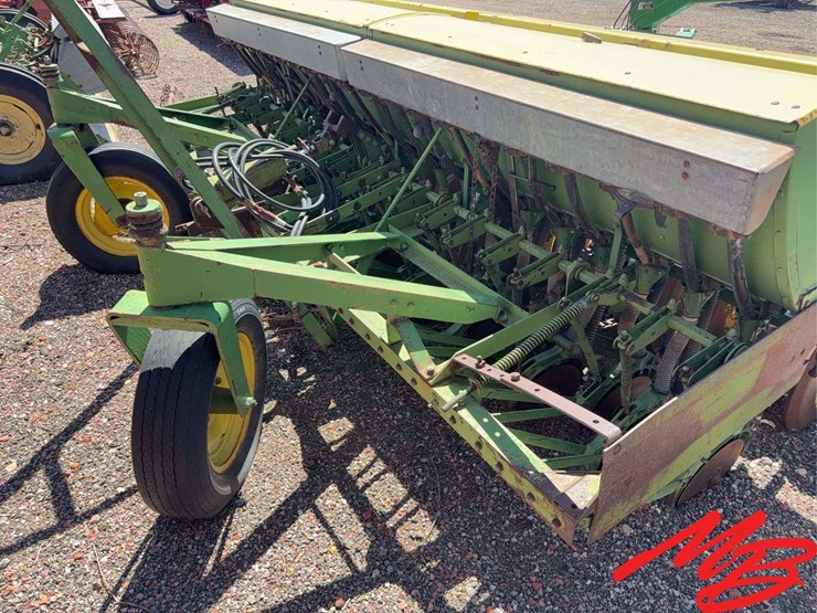 john-deere-11-image-10