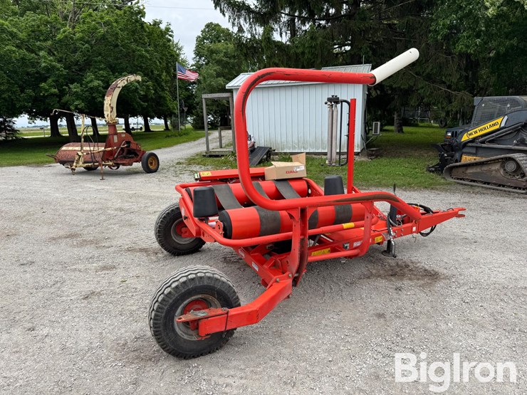 2011-kuhn-rw1400-image-5