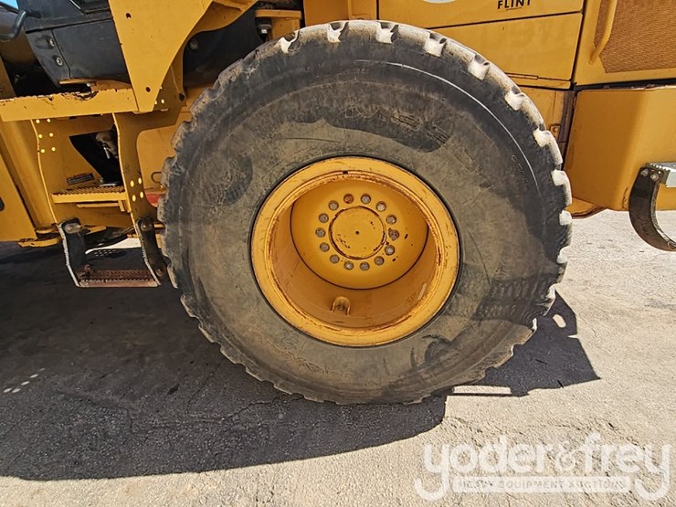 2014-deere-524k-image-10