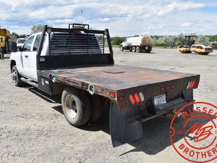 2015-chevrolet-3500-image-6