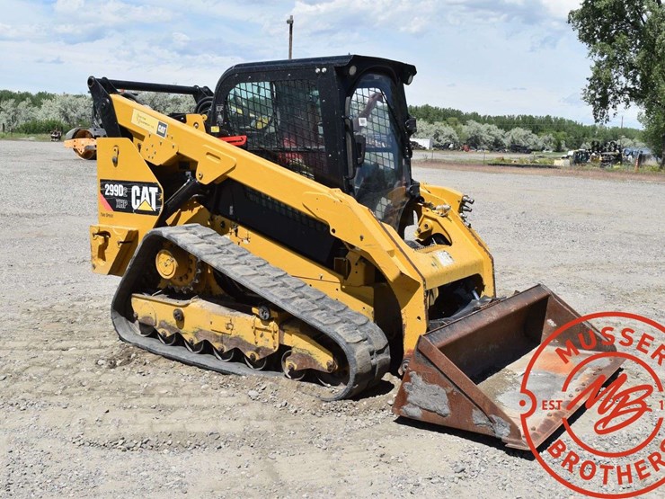 2016-caterpillar-d2-image-14