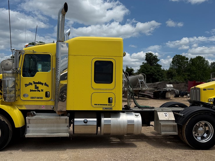 2015-kenworth-t800-image-8