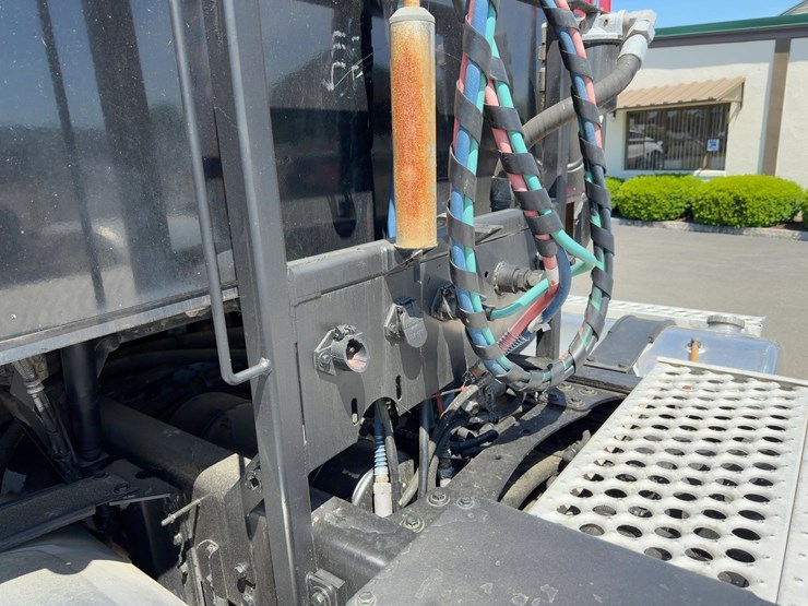 2011-western-star-4900sa-image-23