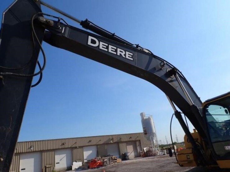 2009-deere-270d-lc-image-26