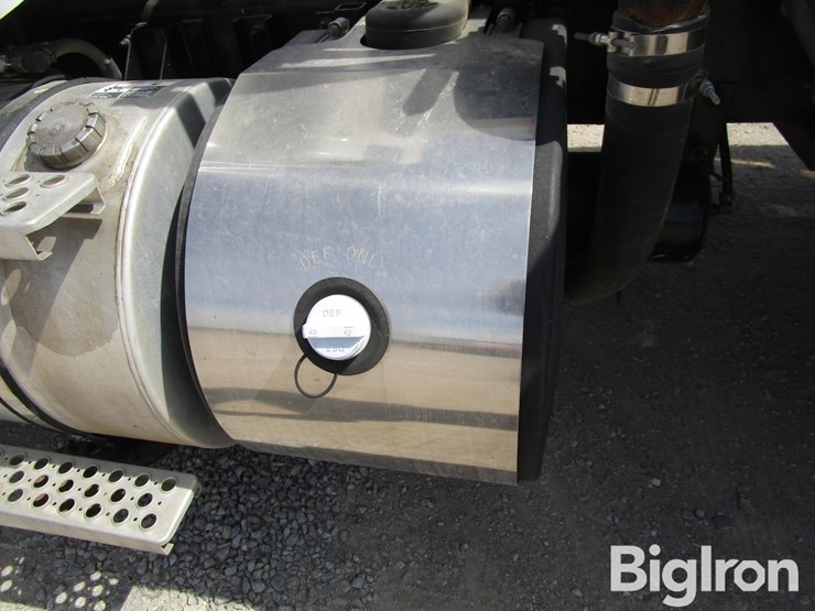 2012-kenworth-t800-image-18
