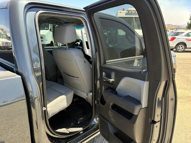 2019-chevrolet-silverado-1500-image-11