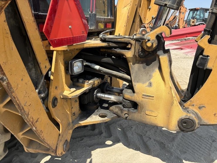 2008-caterpillar-430e-image-11