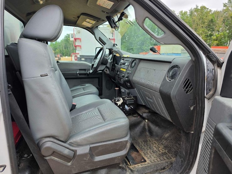 2016-ford-f550-image-10