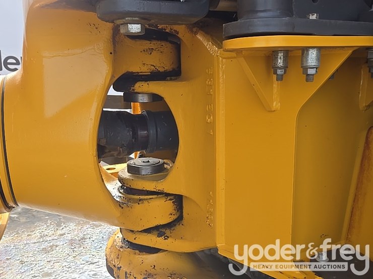 2023-volvo-a25g-image-22