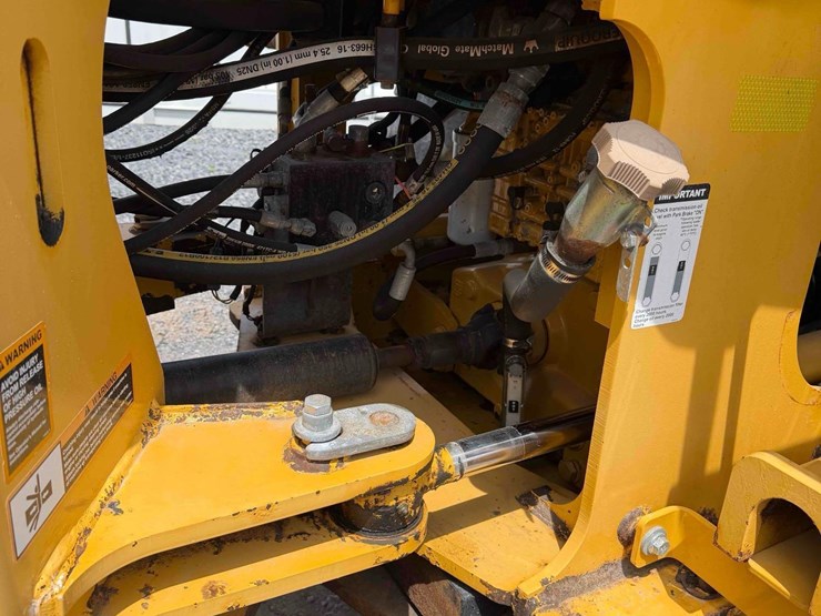 2013-deere-544k-image-10