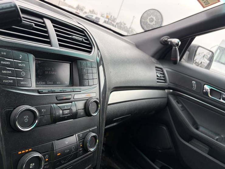 2019-ford-explorer-police-interceptor-image-16