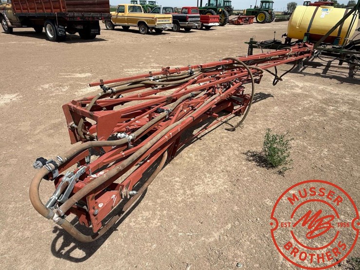 60'-folding-spray-booms-image-3