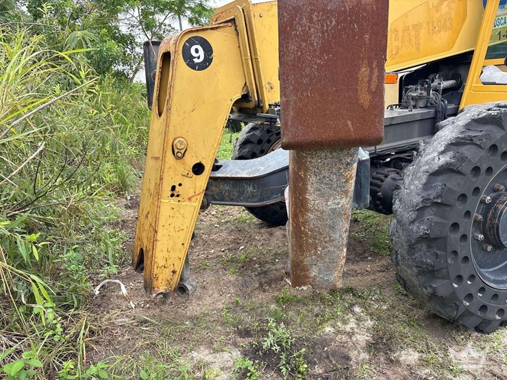 caterpillar-tl943-image-8