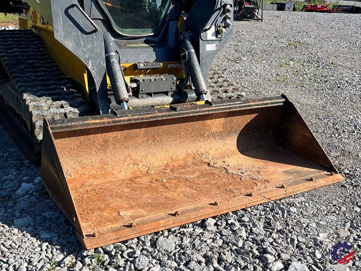 2020-deere-331g-image-16