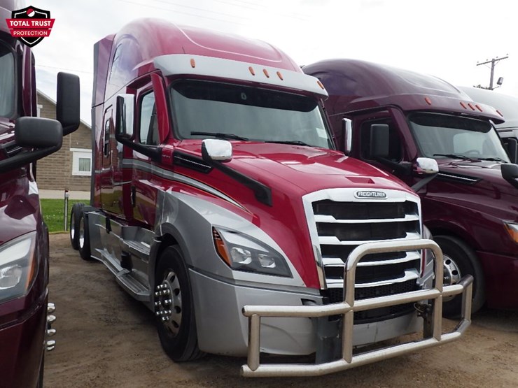 2022-freightliner-cascadia-126-image-3
