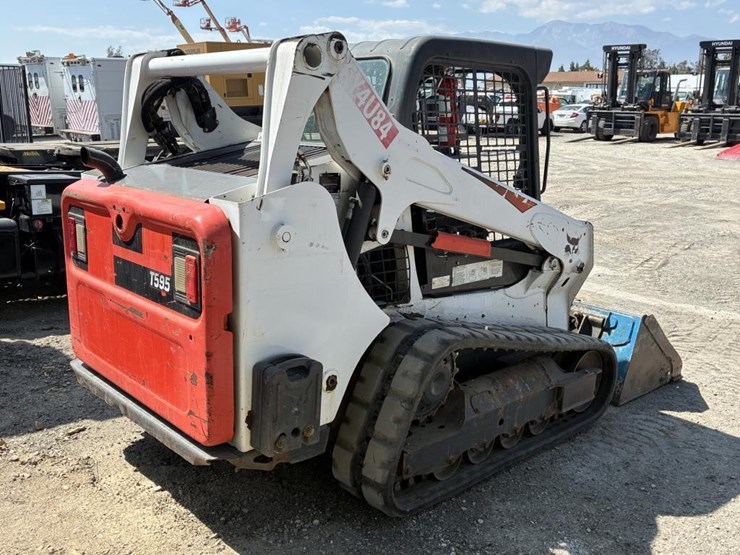 2019-bobcat-t595-image-3