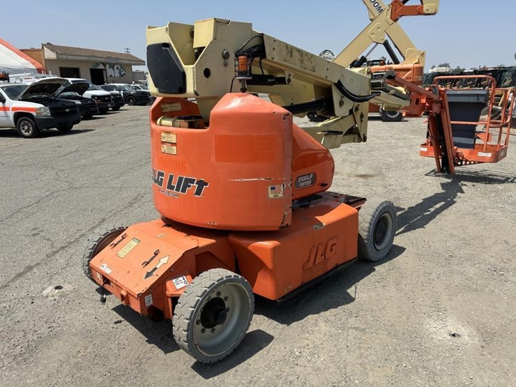 2012-jlg-e400ajpn-image-22
