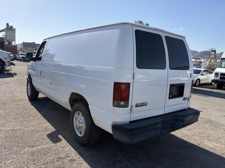 2008-ford-e350-sd-image-4