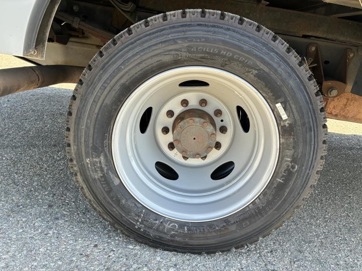 2011-ford-f550-image-5