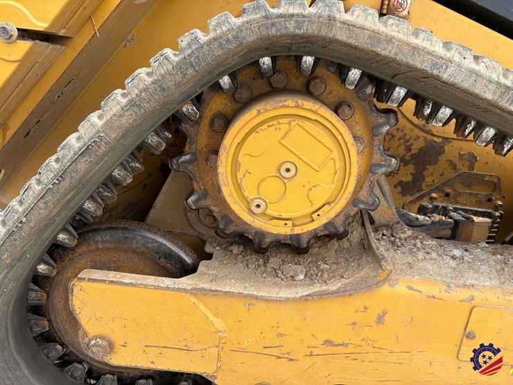 2022-caterpillar-259d3-image-28
