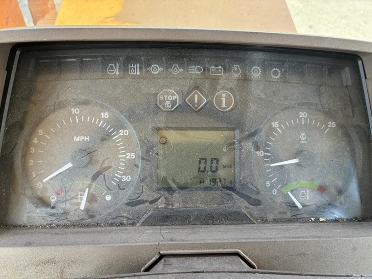 1999-john-deere-6410-image-18